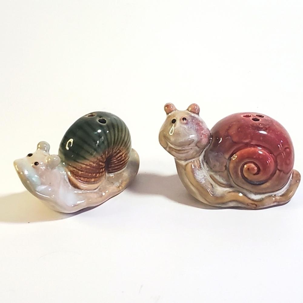 VINTAGE Salt & Pepper Shakers Set Glazed Ceramic Snails with Plugs - Picture 7 of 10